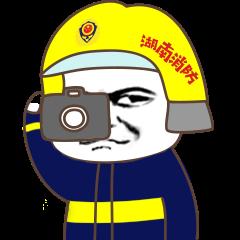 DƬ